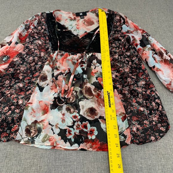 iZ BYER Delicate Lightweight Blouse Semi Sheer Lace V-Neckline XS 3/4th‎ Sleeve - Picture 5 of 15